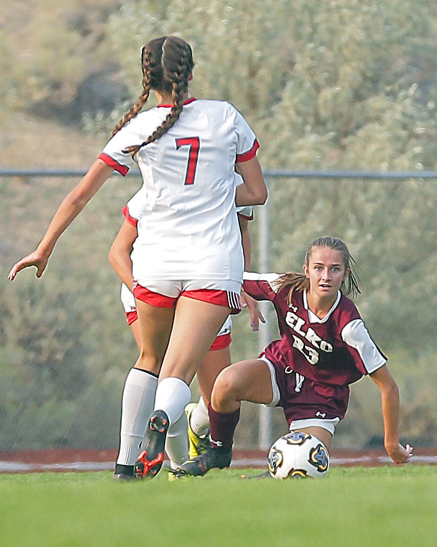 Truckee at Elko Girls Soccer 02.jpg
